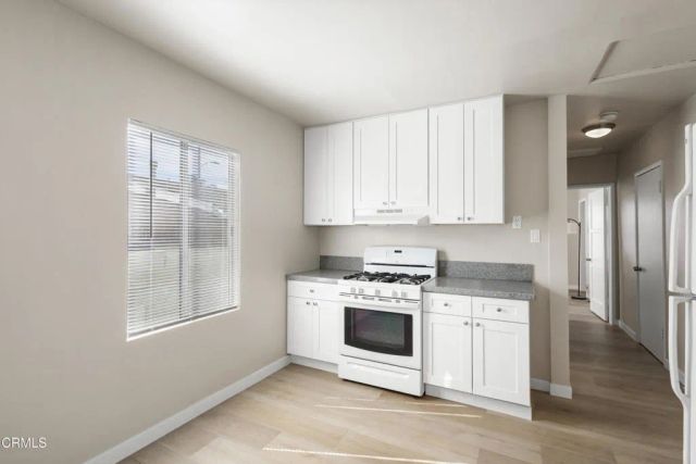 136 S Roosevelt Avenue, Oxnard, CA 93030