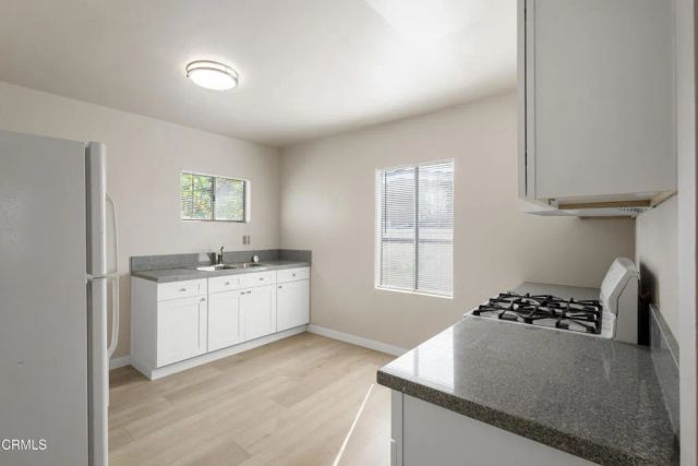 136 S Roosevelt Avenue, Oxnard, CA 93030