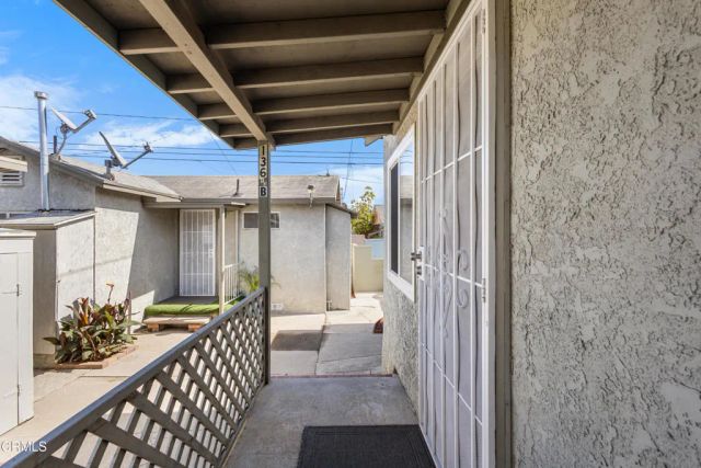 136 S Roosevelt Avenue, Oxnard, CA 93030