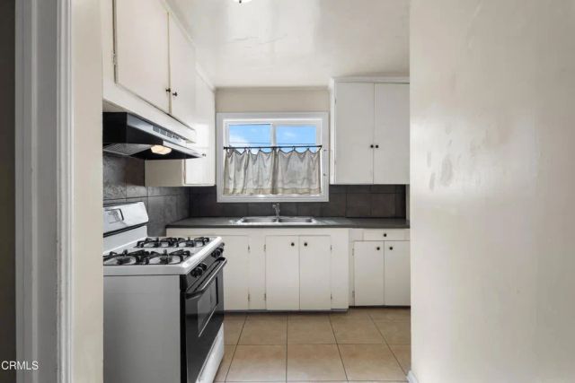 136 S Roosevelt Avenue, Oxnard, CA 93030