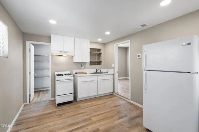 136 S Roosevelt Avenue, Oxnard, CA 93030