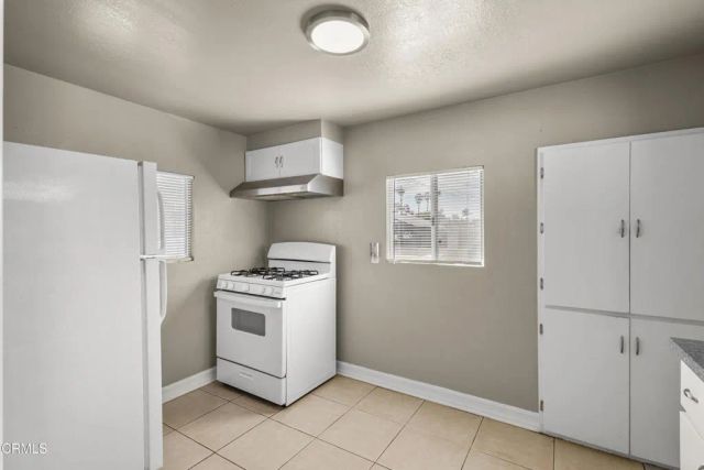 136 S Roosevelt Avenue, Oxnard, CA 93030