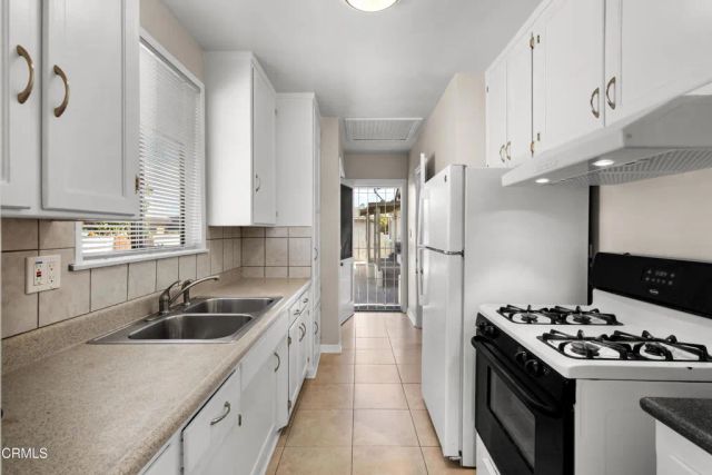 136 S Roosevelt Avenue, Oxnard, CA 93030