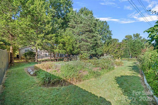 1622 Piccadilly Drive, Charlotte, NC 28211