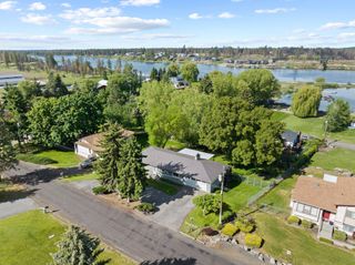 11132 S Silver Lake Rd, Medical Lake, WA 99022