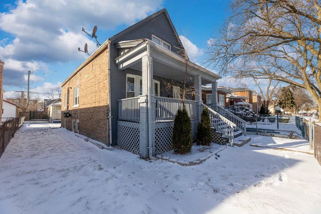 9020 S Carpenter Street, Chicago, IL 60620