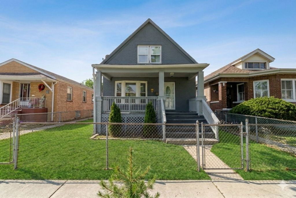 9020 S Carpenter Street, Chicago, IL 60620