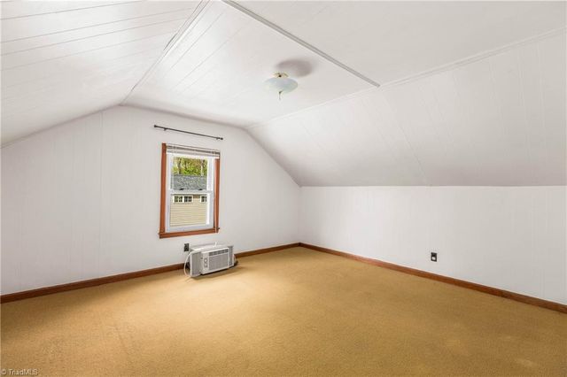 641 Willowbrook Lane, Winston-salem, NC 27104