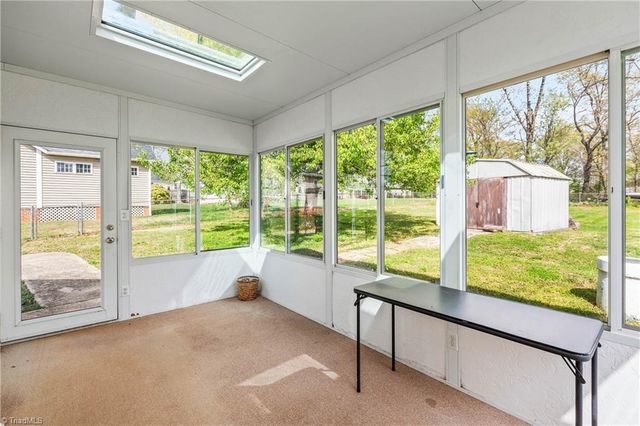 641 Willowbrook Lane, Winston-salem, NC 27104