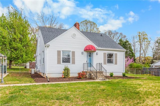 641 Willowbrook Lane, Winston-salem, NC 27104