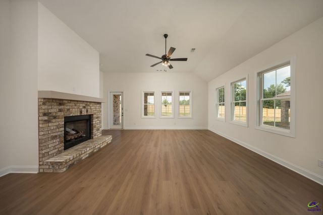 4 Pleasant Oaks Drive, Perry, GA 31069