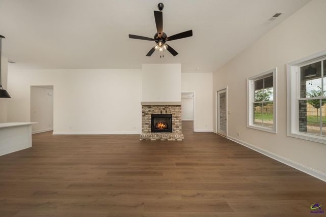 4 Pleasant Oaks Drive, Perry, GA 31069