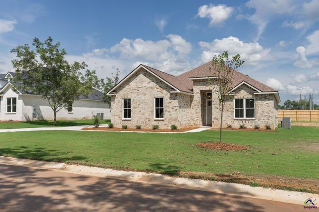 4 Pleasant Oaks Drive, Perry, GA 31069