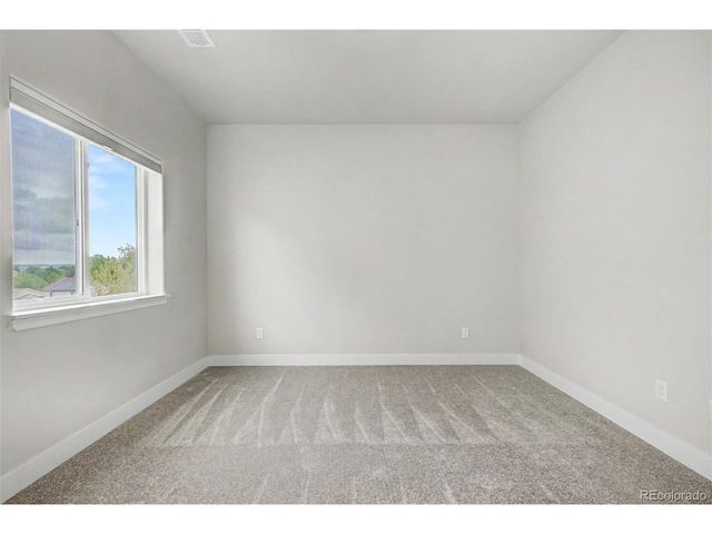 962 Campfire Dr, Fort Collins, CO 80524