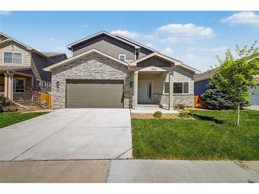962 Campfire Dr, Fort Collins, CO 80524