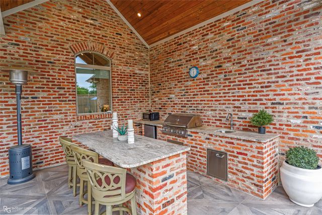 110 Overbrook Lane, Bossier City, LA 71111