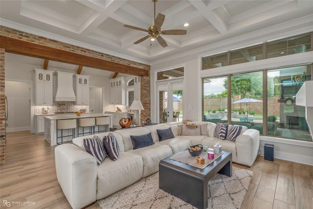 110 Overbrook Lane, Bossier City, LA 71111