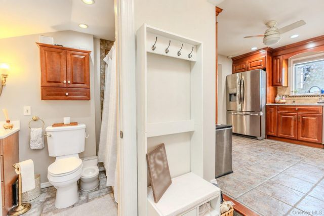 18 1st Avenue, East Rockaway, NY 11518