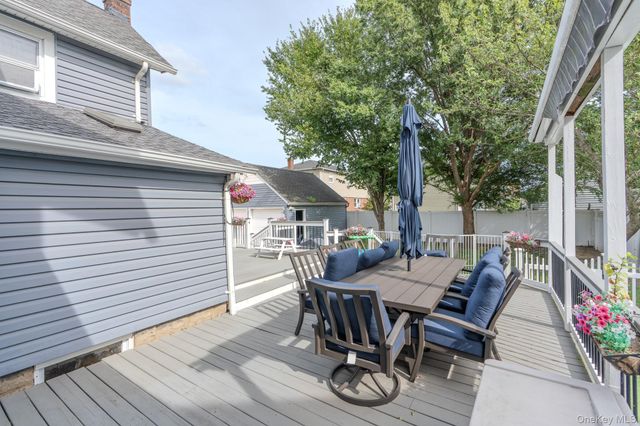 18 1st Avenue, East Rockaway, NY 11518