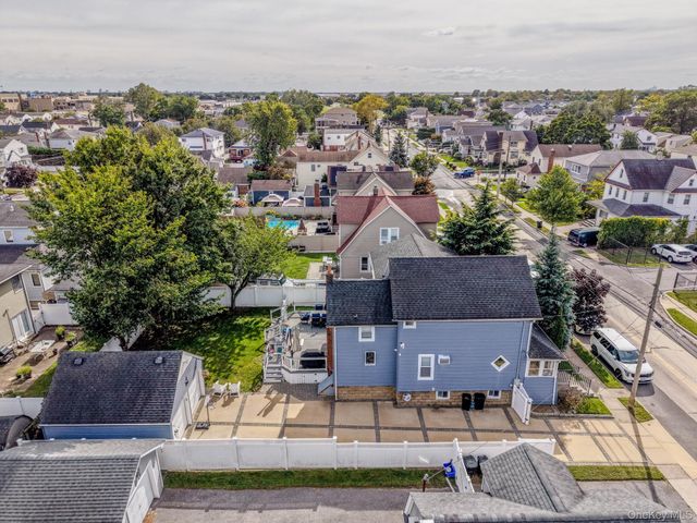 18 1st Avenue, East Rockaway, NY 11518