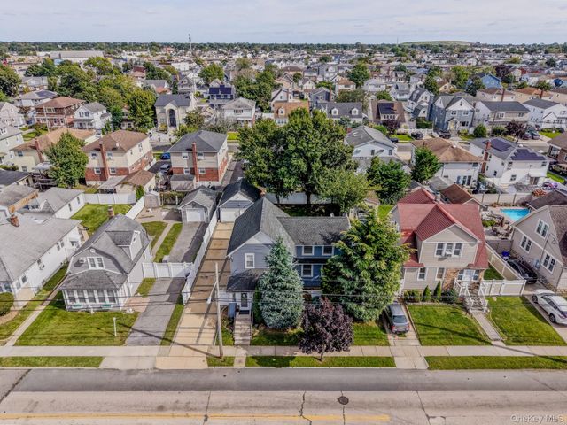 18 1st Avenue, East Rockaway, NY 11518