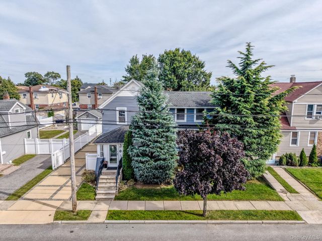 18 1st Avenue, East Rockaway, NY 11518