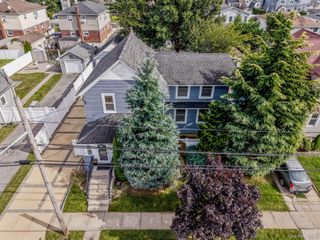 18 1st Avenue, East Rockaway, NY 11518
