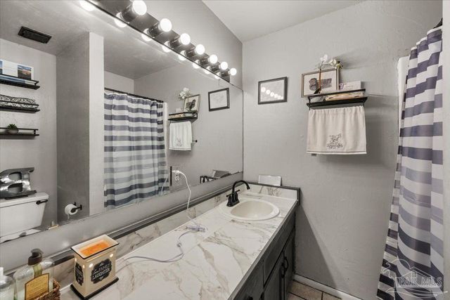 2301 W Michigan Ave 9, Pensacola, FL 32526