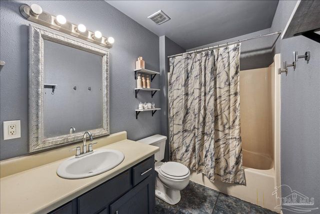 2301 W Michigan Ave 9, Pensacola, FL 32526