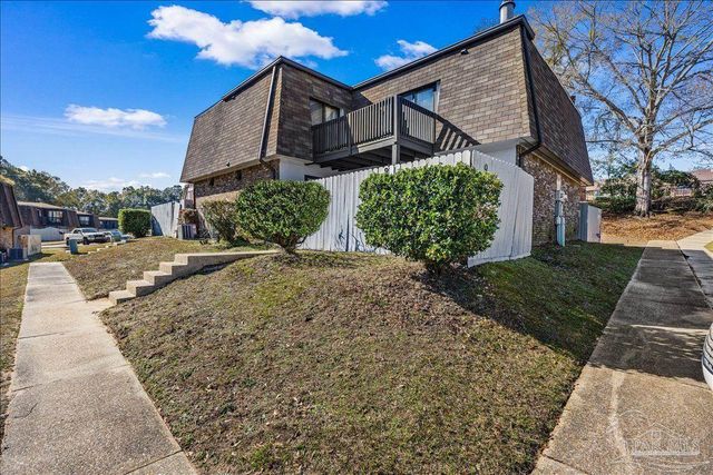 2301 W Michigan Ave 9, Pensacola, FL 32526