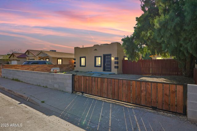 1137 W MOHAVE Street, Phoenix, AZ 85007