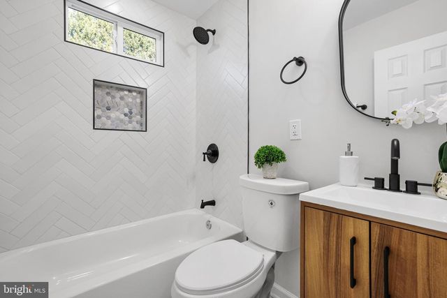 4305 GARRETT PARK RD, Silver Spring, MD 20906