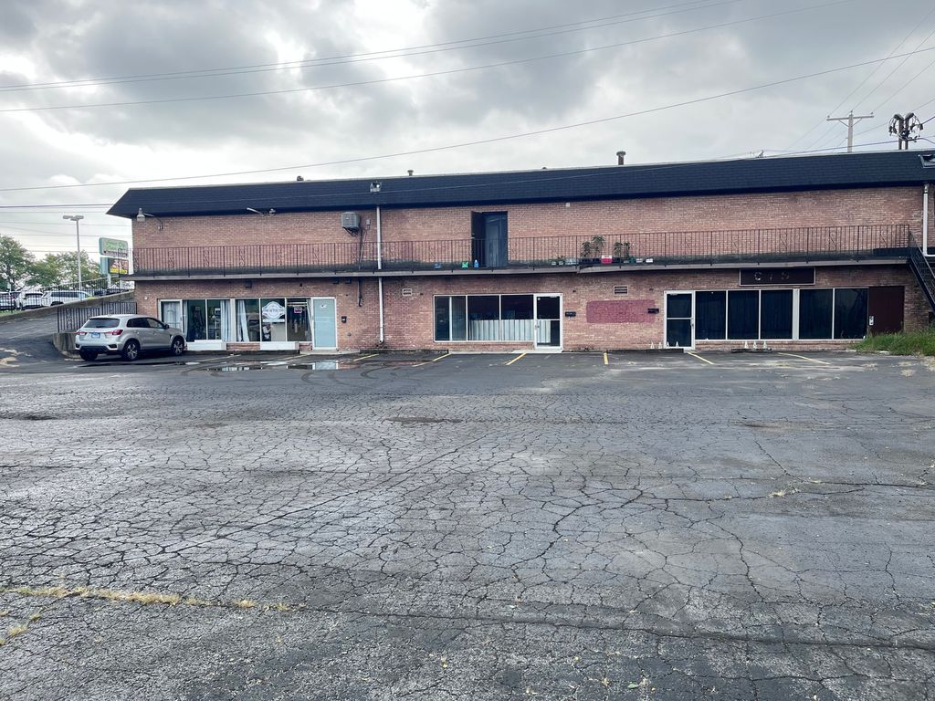 4756 East State Street, Rockford, IL 61108