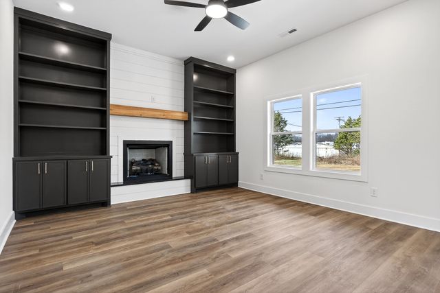 506 Morgan Dr, Smithville, TN 37166