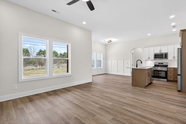 506 Morgan Dr, Smithville, TN 37166