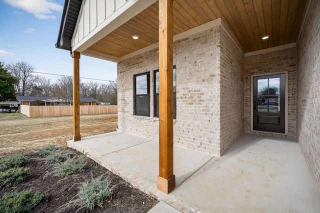 506 Morgan Dr, Smithville, TN 37166