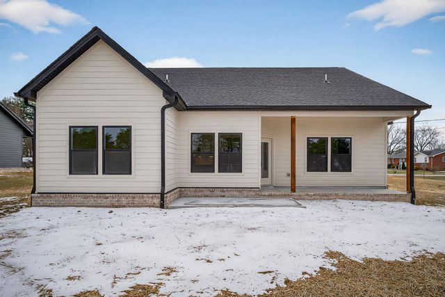 506 Morgan Dr, Smithville, TN 37166