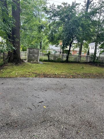19317 Wickfield Avenue, Warrensville Heights, OH 44122