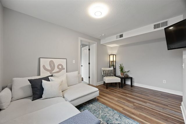 100 Grandview Court 100, Iowa City, IA 52246