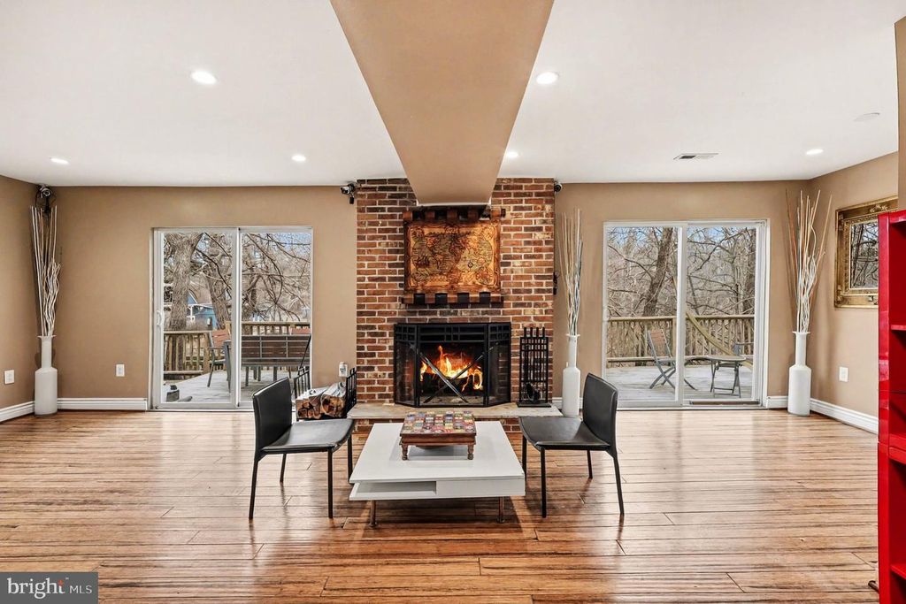 Image 5 of property listing at 2309 MANOR GATE TER, Upper Marlboro, MD 20774