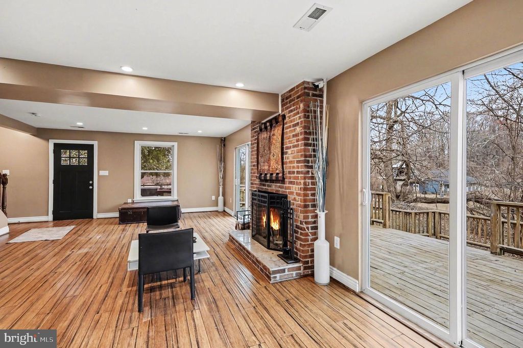 Image 6 of property listing at 2309 MANOR GATE TER, Upper Marlboro, MD 20774