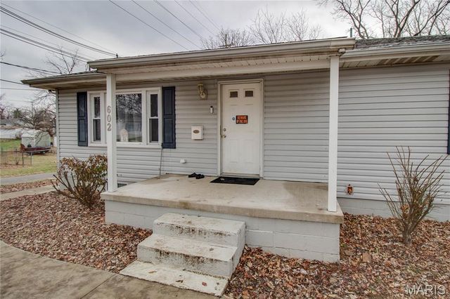 602 N Walnut Street, Bethalto, IL 62010