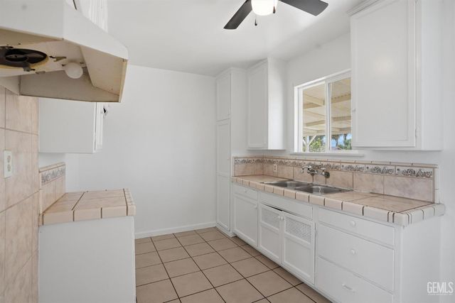 4609 Center, Bakersfield, CA 93306