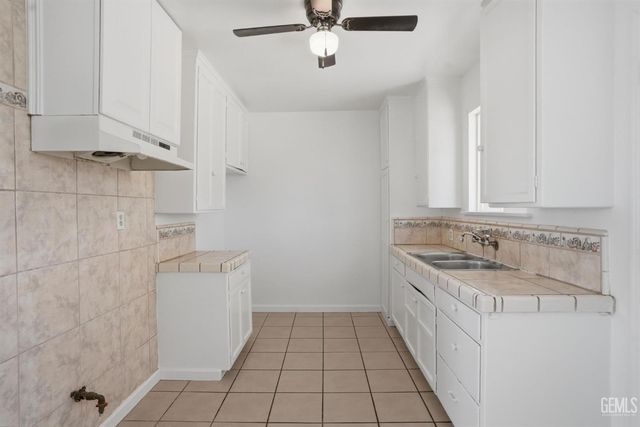 4609 Center, Bakersfield, CA 93306