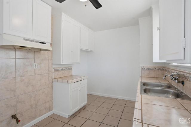 4609 Center, Bakersfield, CA 93306