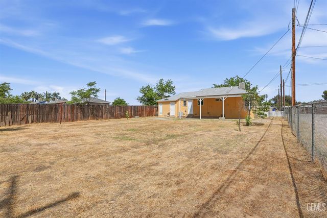 4609 Center, Bakersfield, CA 93306