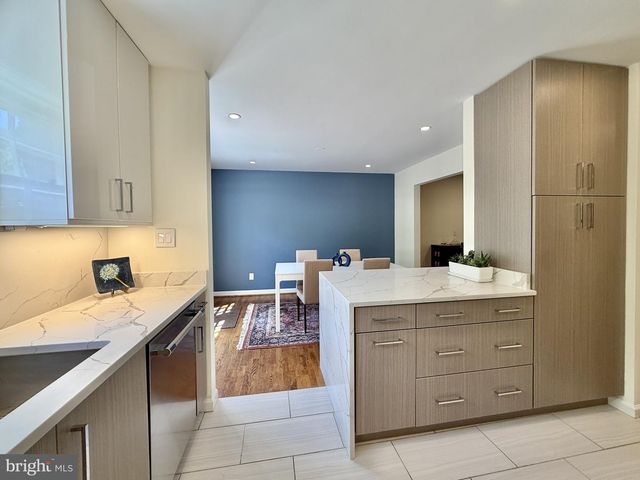 7024 ALICENT PL, Mclean, VA 22101
