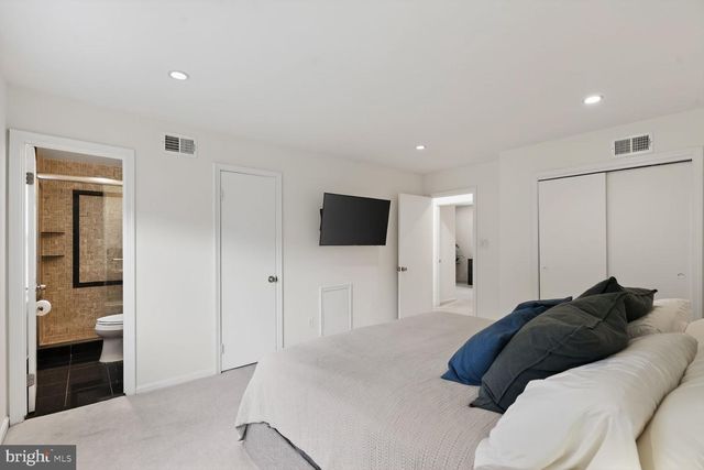 7024 ALICENT PL, Mclean, VA 22101