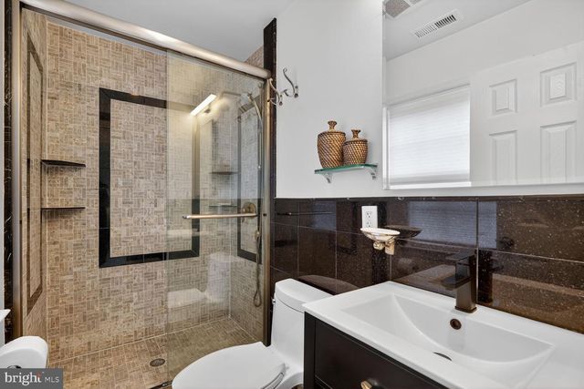 7024 ALICENT PL, Mclean, VA 22101