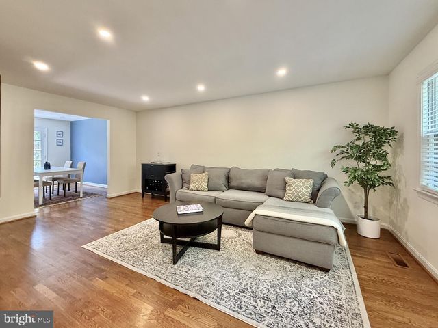 7024 ALICENT PL, Mclean, VA 22101